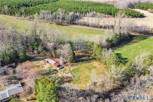 19161 Hollowing Creek Rd, Beaverdam, VA 23015