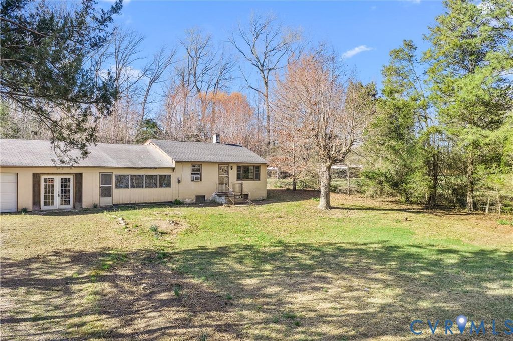 19161 Hollowing Creek Rd, Beaverdam, VA 23015