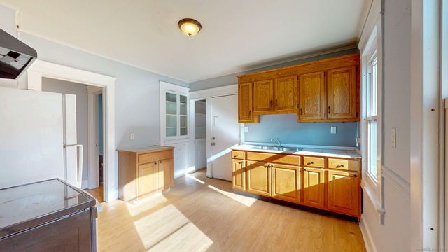 33 Prescott Street, Meriden, CT 06450