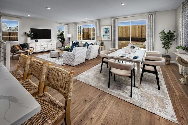 2200 Gladiola Drive, Hollister, CA 95023