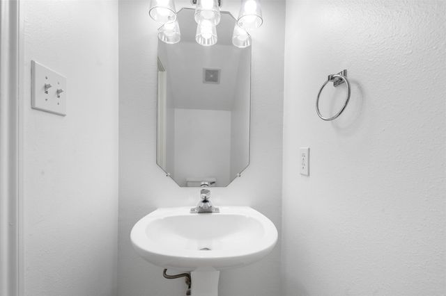 211 Blushwood Place, The Woodlands, TX 77382