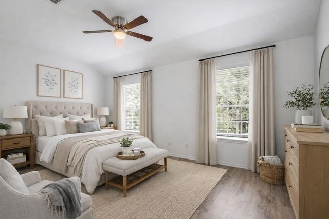 211 Blushwood Place, The Woodlands, TX 77382