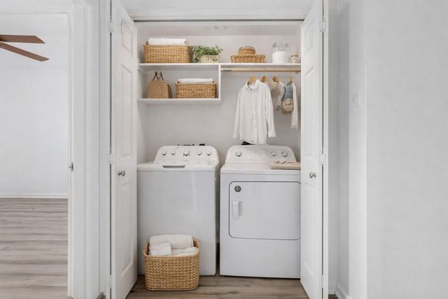 211 Blushwood Place, The Woodlands, TX 77382