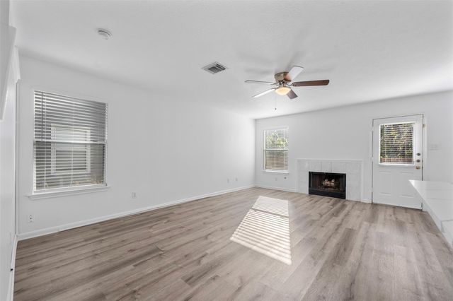 211 Blushwood Place, The Woodlands, TX 77382