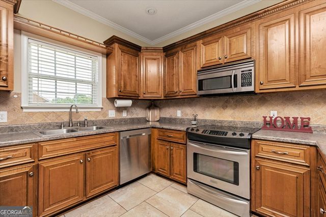 205 Stablegate Lane, Bonaire, GA 31005