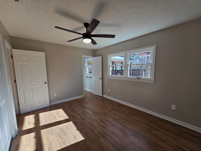 120 Tiki TER, Goodview, VA 24095