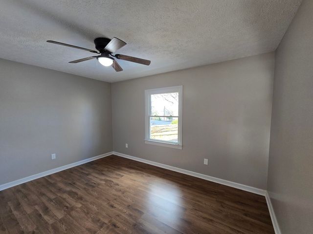 120 Tiki TER, Goodview, VA 24095