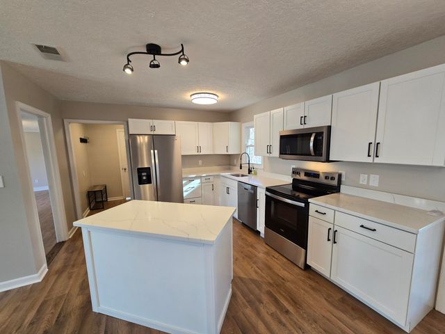 120 Tiki TER, Goodview, VA 24095