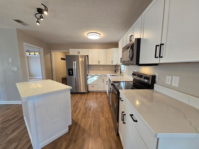 120 Tiki TER, Goodview, VA 24095