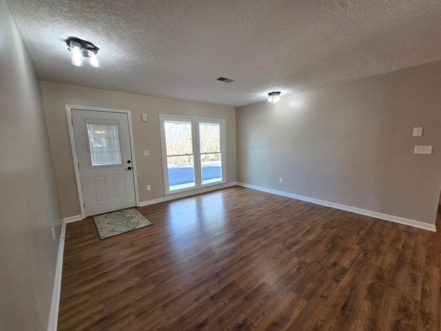 120 Tiki TER, Goodview, VA 24095