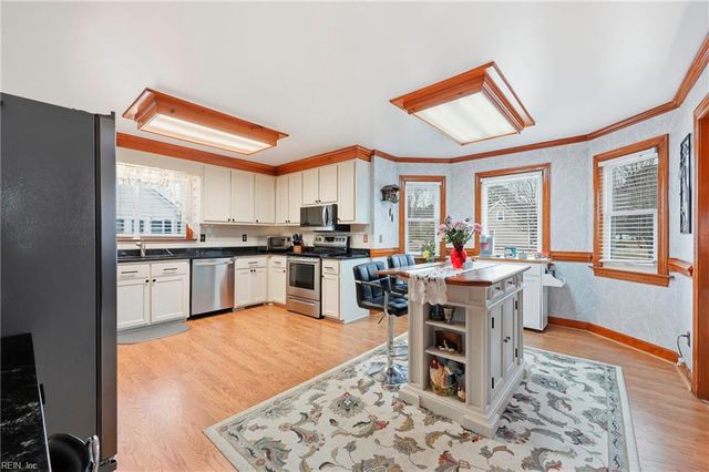 105 Waters DR, Moyock, NC 27958