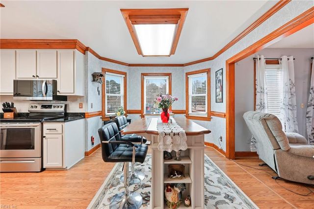 105 Waters DR, Moyock, NC 27958