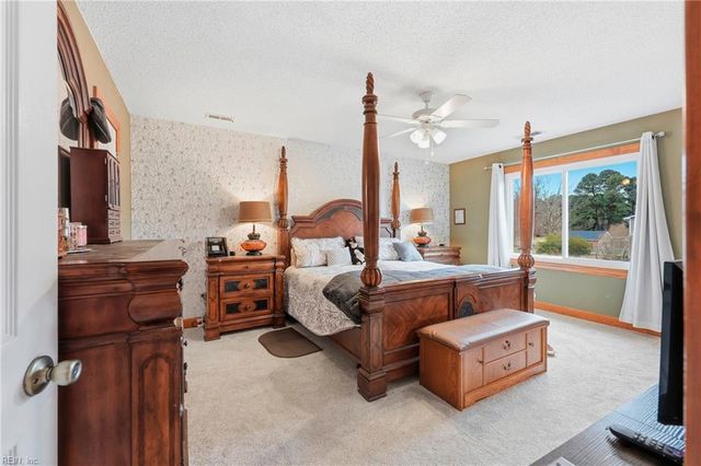 105 Waters DR, Moyock, NC 27958