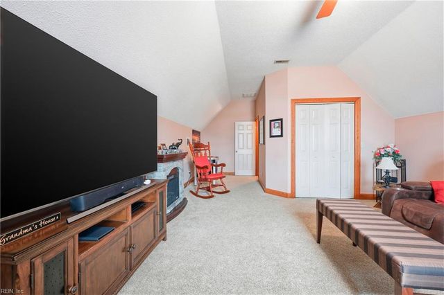 105 Waters DR, Moyock, NC 27958