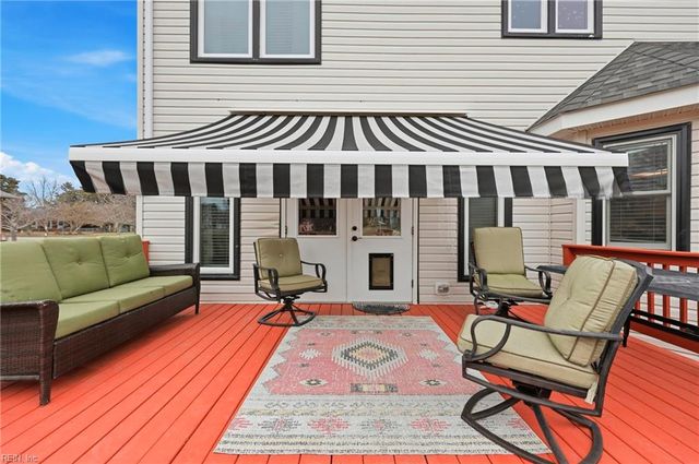 105 Waters DR, Moyock, NC 27958