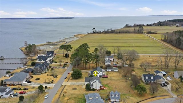 105 Waters DR, Moyock, NC 27958