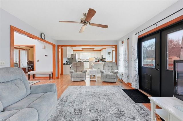 105 Waters DR, Moyock, NC 27958