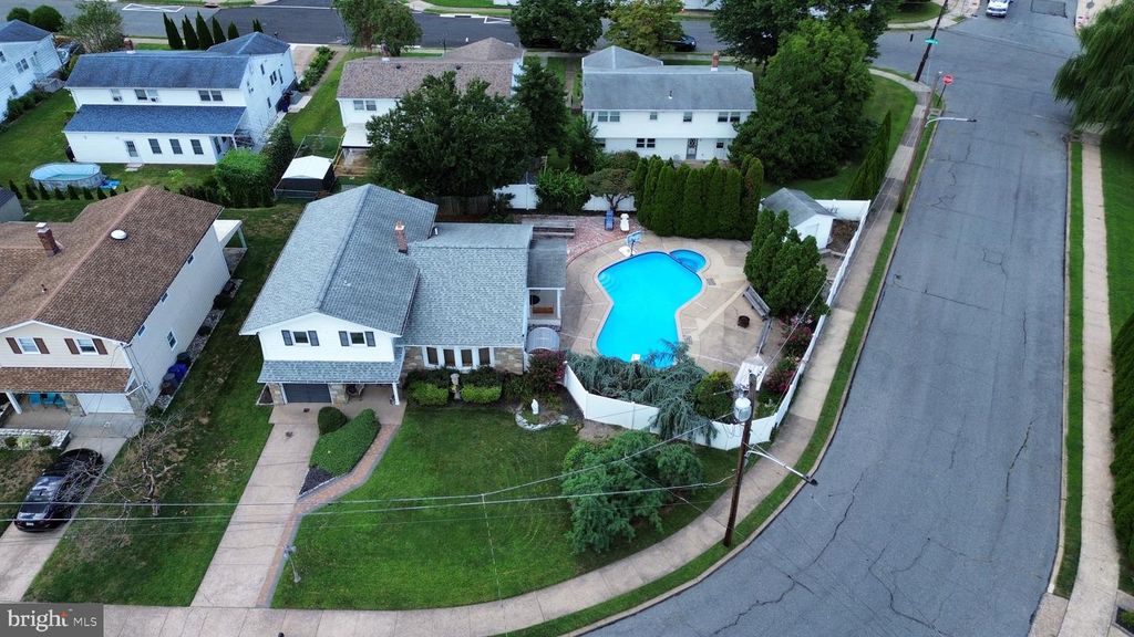163 LAURIE LN, PHILADELPHIA, PA 19115 — exterior
