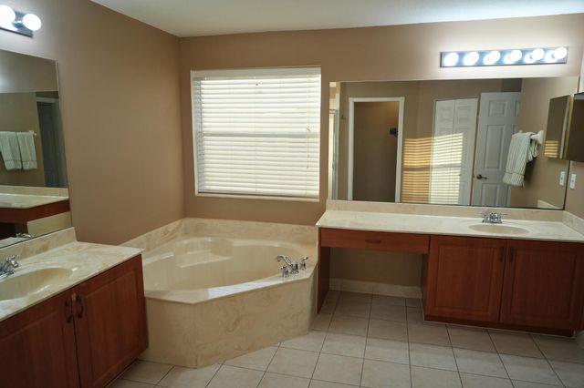 2904 SW Venice Court, Palm City, FL 34990