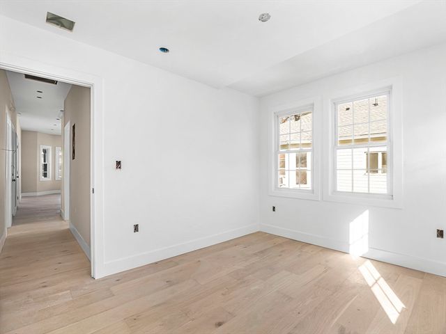 350 Windsor Street 1, Cambridge, MA 02141