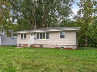 2317 53rd Avenue N, Minneapolis, MN 55430