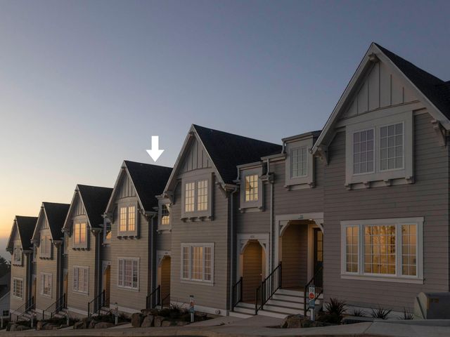 419 NE Moonwake Lane 17, Depoe Bay, OR 97341