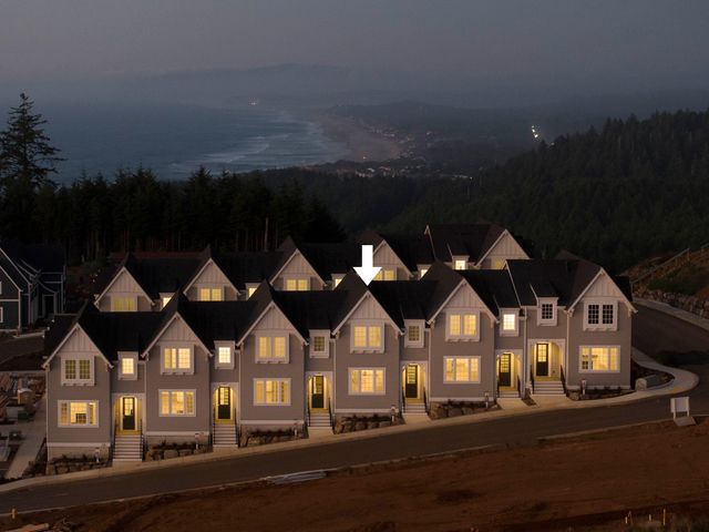 419 NE Moonwake Lane 17, Depoe Bay, OR 97341