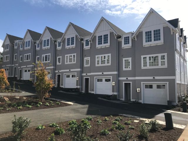 419 NE Moonwake Lane 17, Depoe Bay, OR 97341