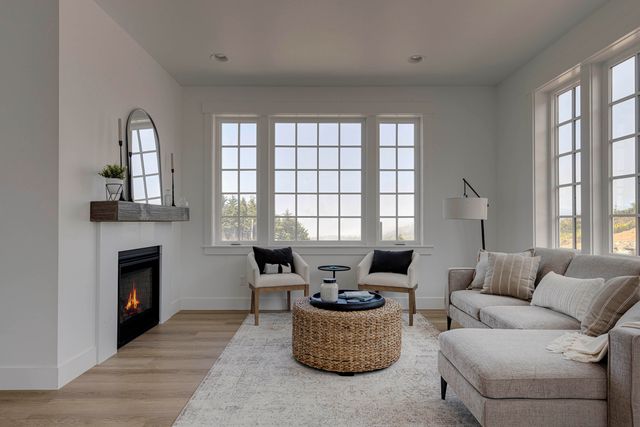 419 NE Moonwake Lane 17, Depoe Bay, OR 97341