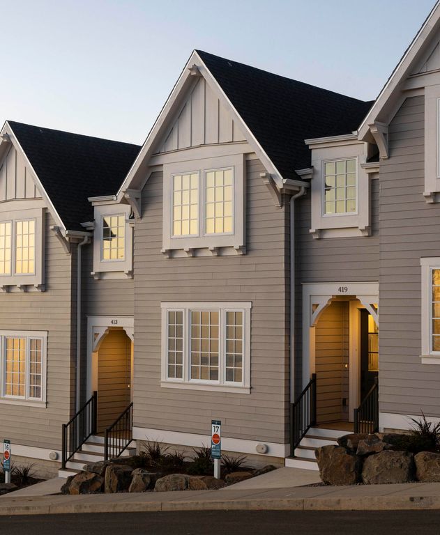 419 NE Moonwake Lane 17, Depoe Bay, OR 97341