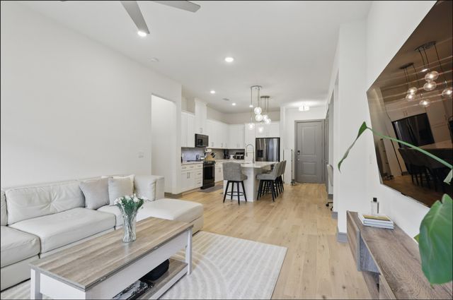 2700 Old Denton Road 2254, Carrollton, TX 75007