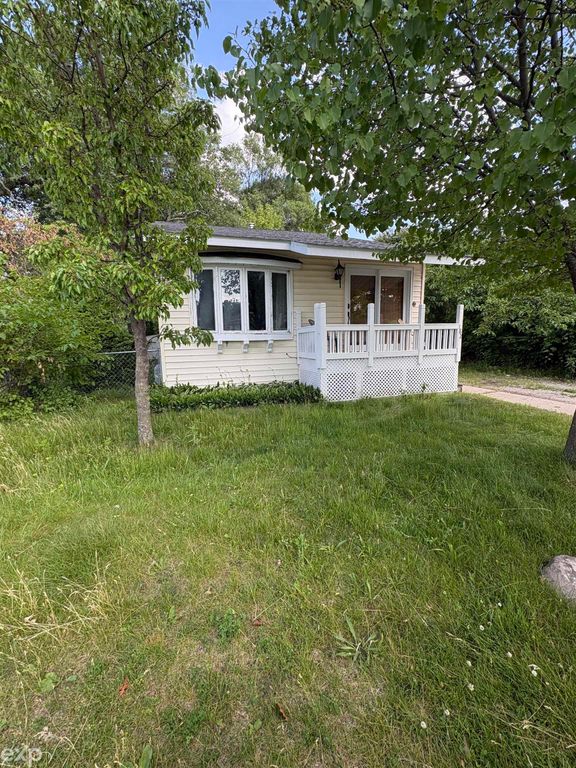 182 River trail Drive, Bangor Twp, MI 48706