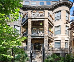 5217 N Winthrop Avenue G, Chicago, IL 60640