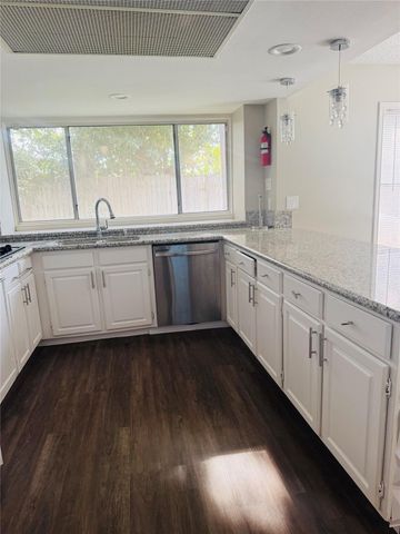 9827 Gold Cup Way, Houston, TX 77065