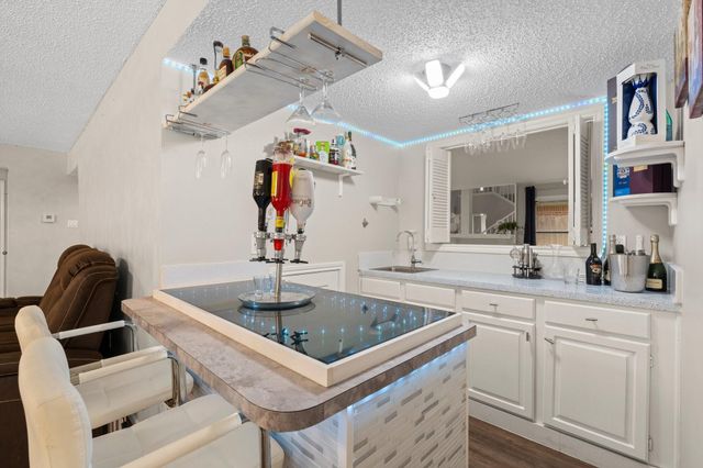 9827 Gold Cup Way, Houston, TX 77065