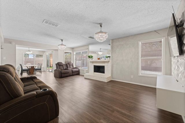 9827 Gold Cup Way, Houston, TX 77065