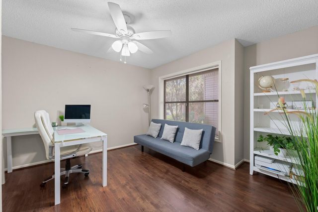 9827 Gold Cup Way, Houston, TX 77065