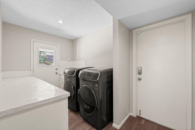 9827 Gold Cup Way, Houston, TX 77065