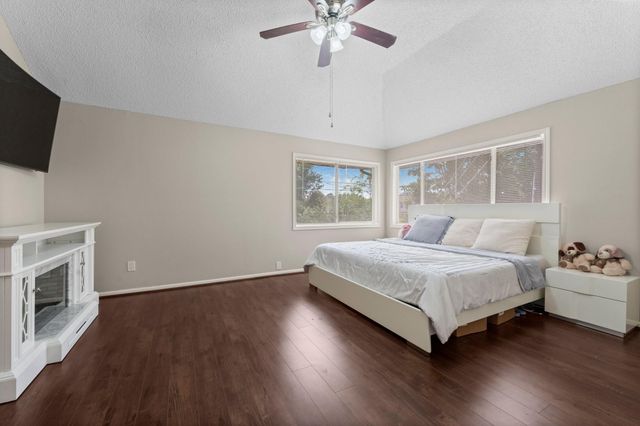 9827 Gold Cup Way, Houston, TX 77065