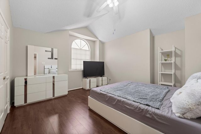 9827 Gold Cup Way, Houston, TX 77065