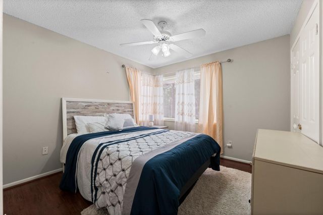 9827 Gold Cup Way, Houston, TX 77065