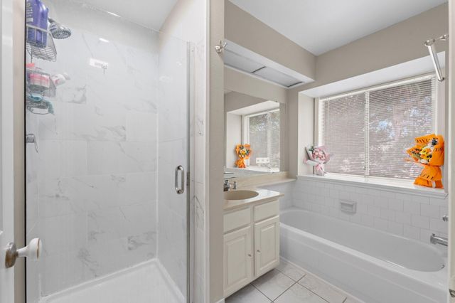 9827 Gold Cup Way, Houston, TX 77065