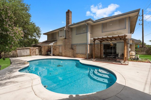 9827 Gold Cup Way, Houston, TX 77065