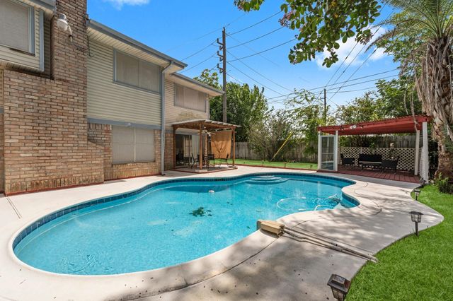 9827 Gold Cup Way, Houston, TX 77065