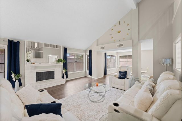 9827 Gold Cup Way, Houston, TX 77065