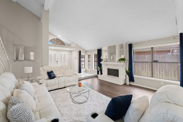 9827 Gold Cup Way, Houston, TX 77065