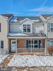 26 MORNINGSTAR DR, Hedgesville, WV 25427