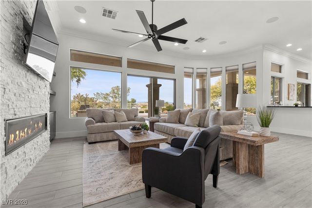 29 Golf Crest Court, Henderson, NV 89052