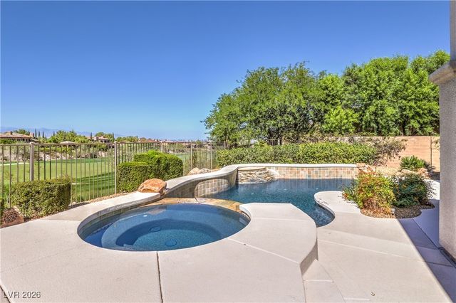 29 Golf Crest Court, Henderson, NV 89052