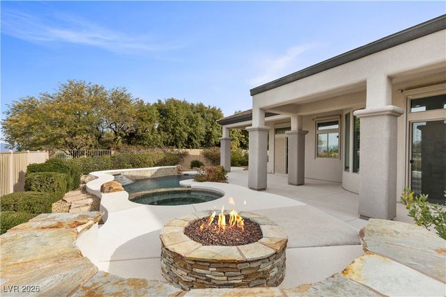 29 Golf Crest Court, Henderson, NV 89052